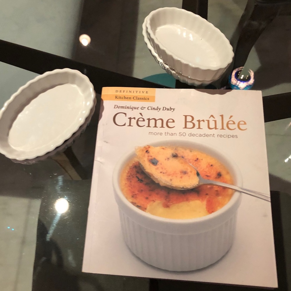 Crime brûlée set—recipe book and ramekins - Picture 5 of 5